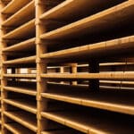 Cave d'affinage bois AEF Jacquier - Structure épicéa sur mesure, fabrication traditionnelle intégrale. Équipement L'Affinage pour maturation fromagère naturelle