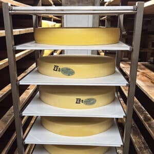 Fabrication de palette d’acidification pour le transfert des fromages blancs après le démoulage, avant la mise en saumure ou en affinage, sur-mesure, suivant plans ou modèles. Possibilité de les fabriquer en inox 304L, 316L, en acier galvanisé à chaud..