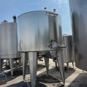 7000 LCuve de stockage pour produit liquide, lait sérum eau AEF Jacquier