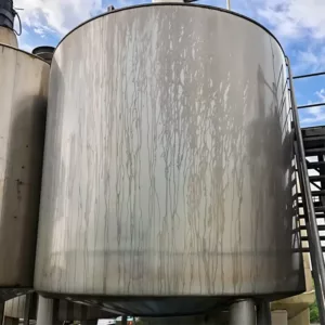 uve de stockage tout inox Marque : Alpha-laval Capacité : 6000L Cuve isolée et agitée Diamètre : 2.10m Hauteur : 4.00m Catégorie : Le yaourt La crème et le beurre Le fromage frais Le stockage du lait
