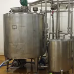 Nous proposons des lignes à bassines neuves en automatique ou en manuelle complète. Nous assurons de la partie réception du lait jusqu'à la partie affinage. aef-jacquier