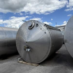 Tank inox isolé et agité Alpha-Laval de 20 000 litres
