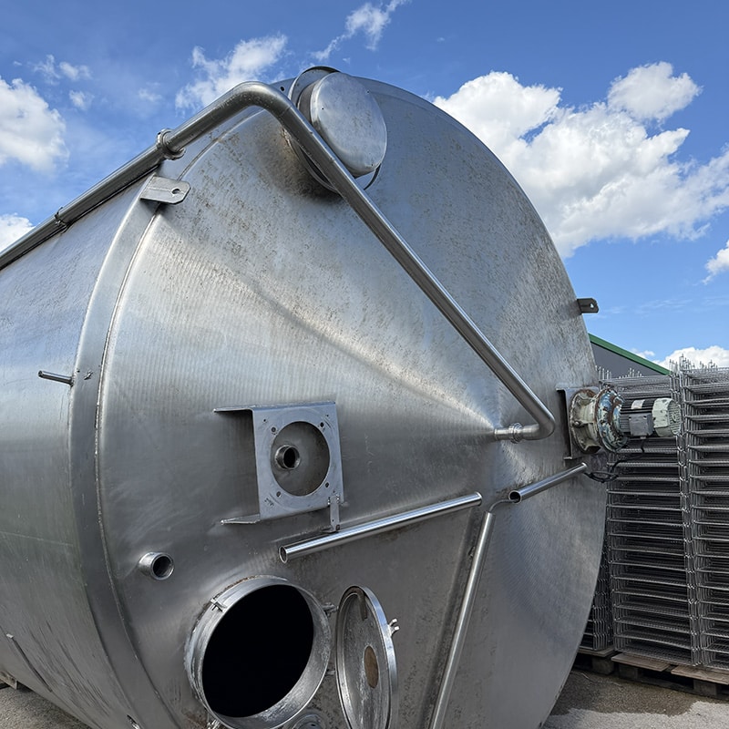 Cuve inox Pierre Guérin 30 000 litres isolée et agitée